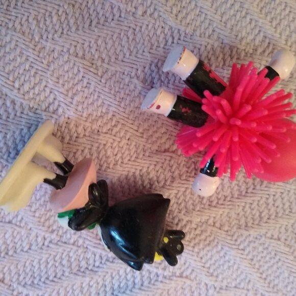 Kid-Friendly Figurines - Animaniac & Smiley Koosh Ball - Picture 2 of 4